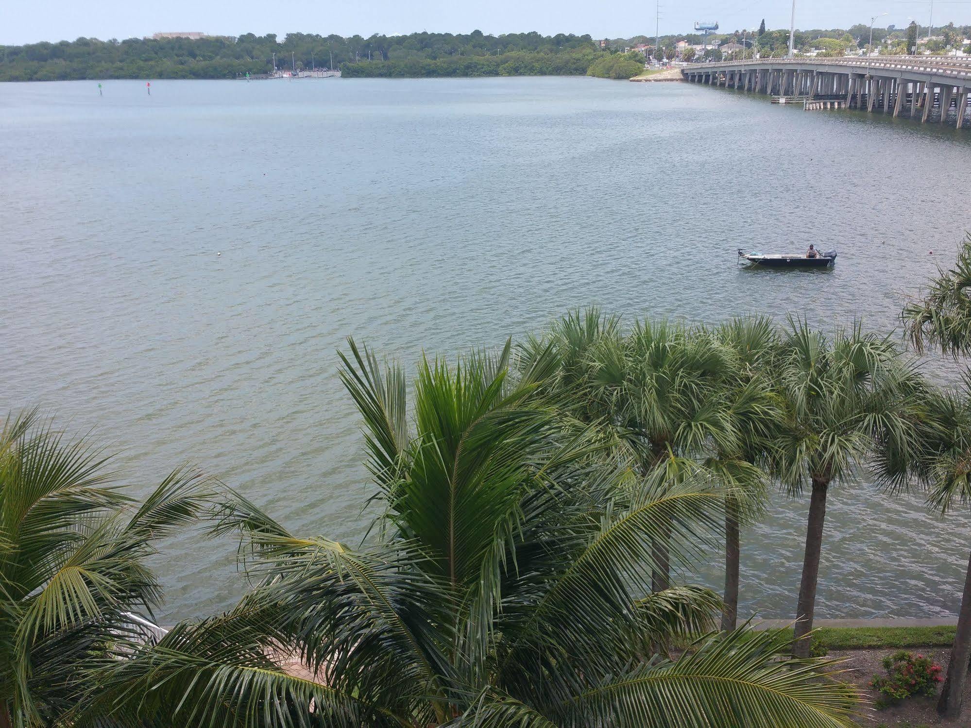 Boca Ciega Resort By Travel Resort Services St. Petersburg Exterior photo