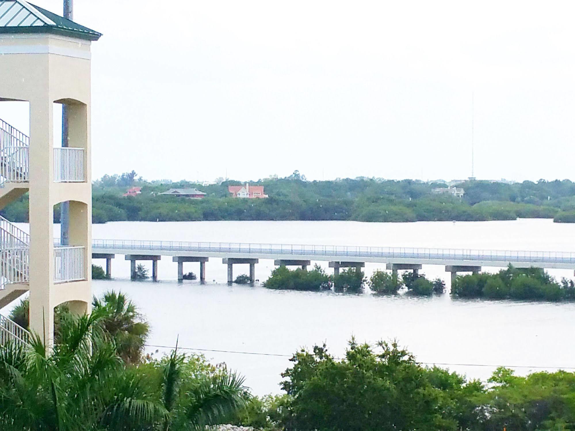 Boca Ciega Resort By Travel Resort Services St. Petersburg Exterior photo